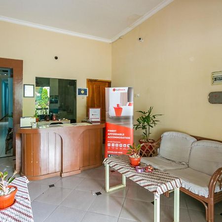 Reddoorz Syariah @ Sakinah Guesthouse Sragen Exterior photo