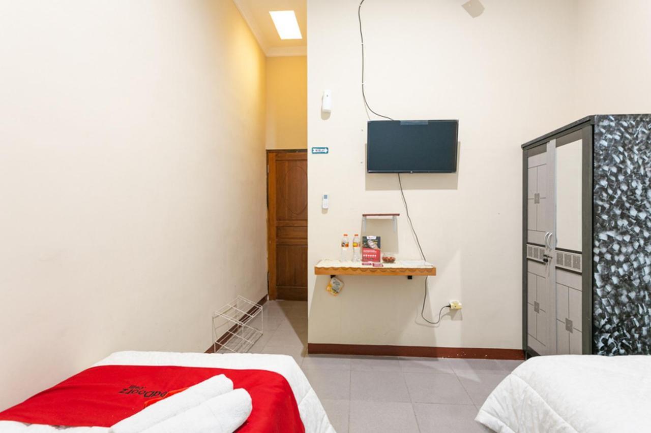 Reddoorz Syariah @ Sakinah Guesthouse Sragen Exterior photo
